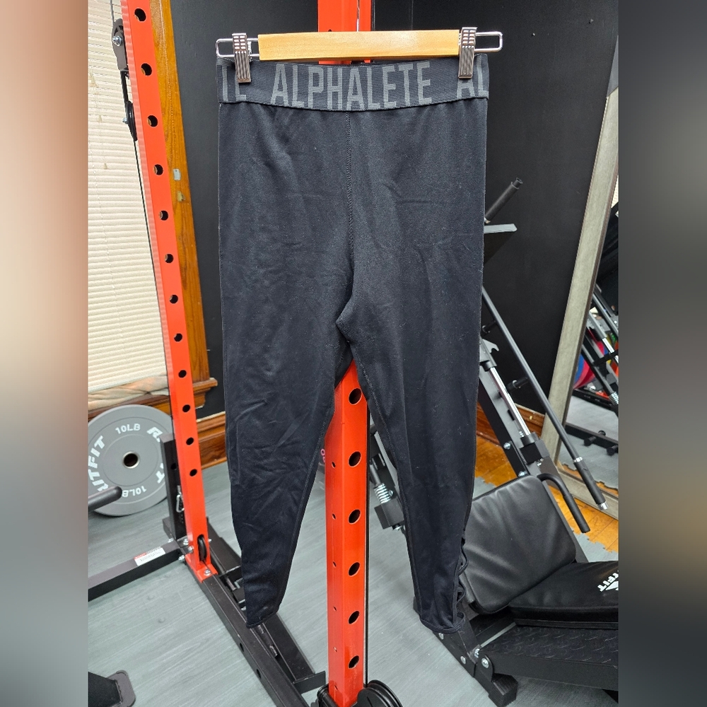 Alphalete criss cross leggings